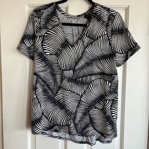 ANN TAYLOR Women’s blouse.